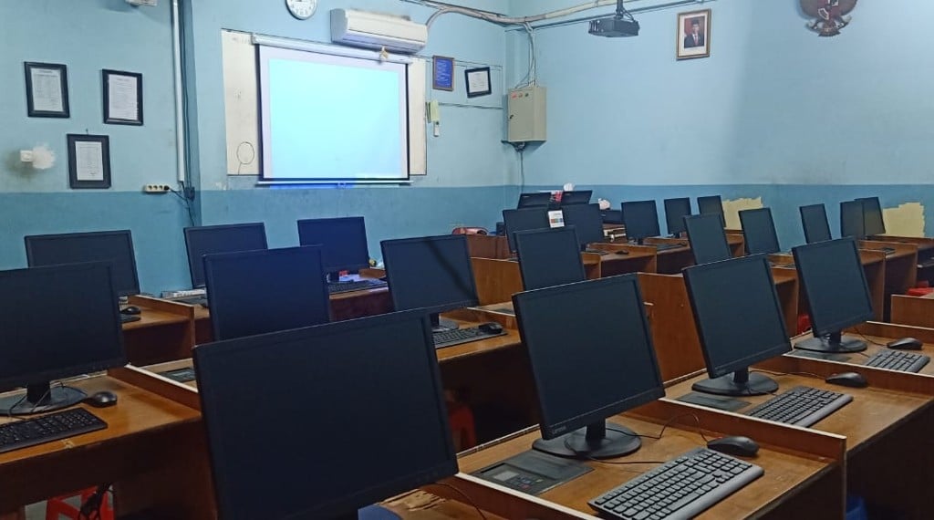 Lab Komputer Baru TK SD Damai